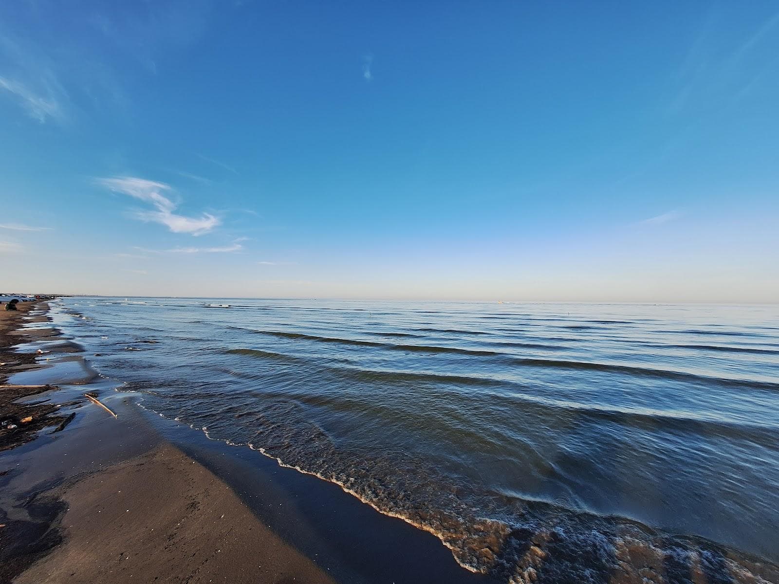 8. Chamkhaleh Beach