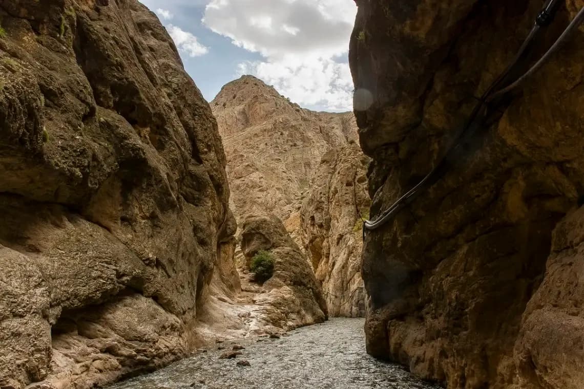 تنگه واشی کجاست؟