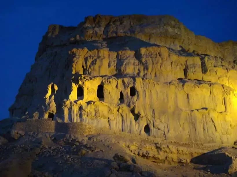 غارهای خربس